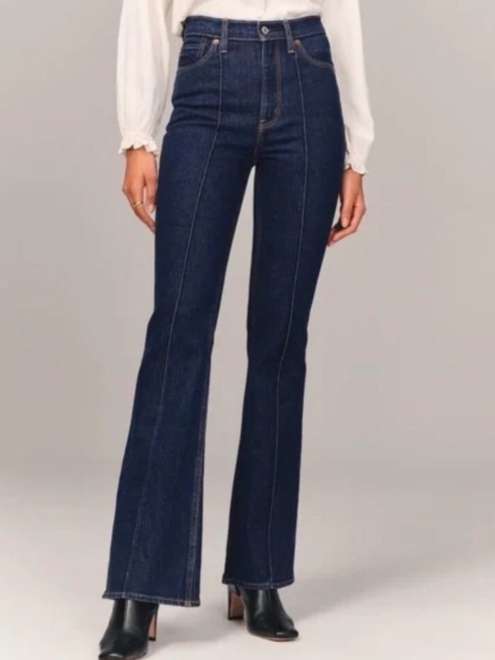 Abercrombie & Fitch The Vintage Flare High Rise Jeans Center Seam Size 30 Short
